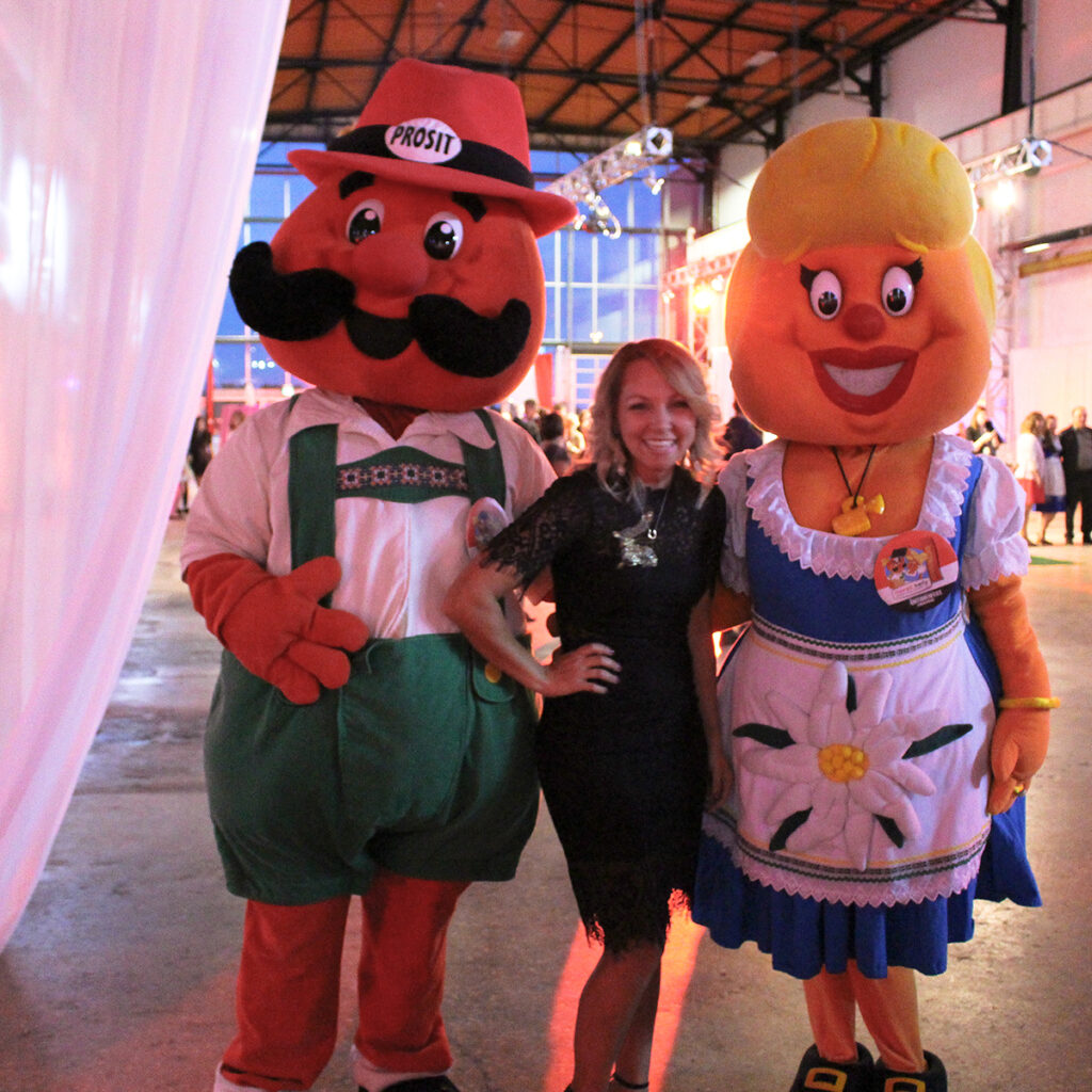 Onkel Hans Amp Tante Frieda With A Gala Night Participant