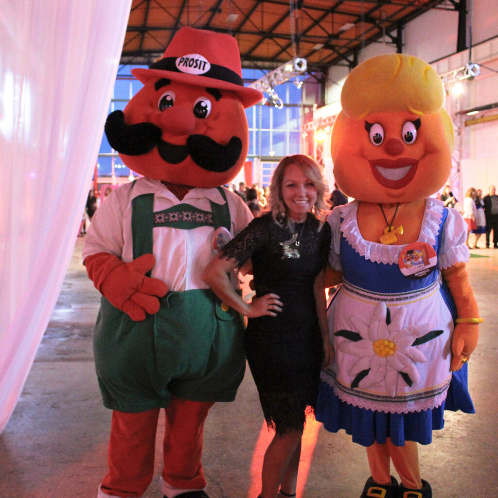 Content Img Ambassadors Hans 2x Onkel Hans Amp Tante Frieda With A Gala Night Participant